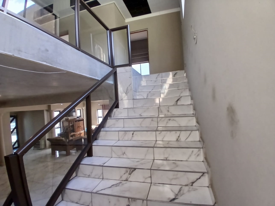 5 Bedroom Property for Sale in Oos Einde North West